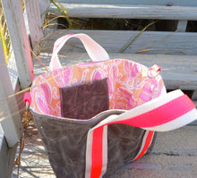 Load image into Gallery viewer, The Small Waxed Canvas Tote