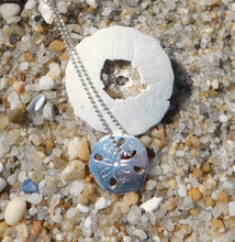 Load image into Gallery viewer, Sanddollar Necklace