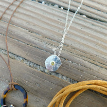 Load image into Gallery viewer, Perdiot Compass Necklace